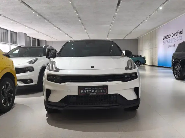 Lynk & Co 06 — Фото автомобиля 20