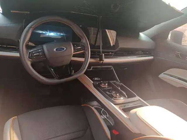 Ford Lingrui — Фото автомобиля 12