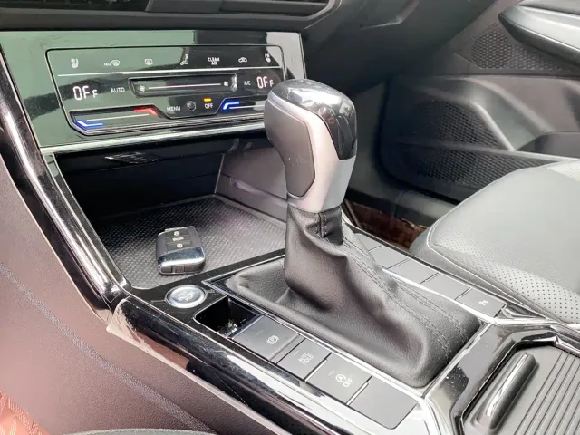 Volkswagen Passat — Фото автомобиля 14