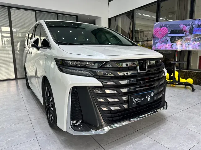 Toyota Vellfire — Фото автомобиля 3