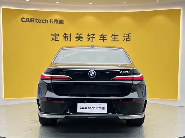 BMW 7 Series — Фото автомобиля 4