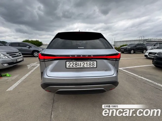 Lexus RX — Фото автомобиля 4
