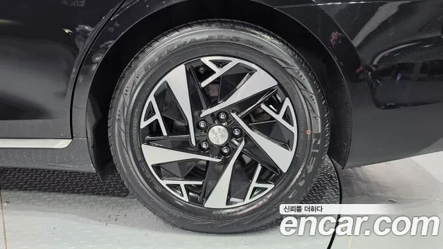 Hyundai Grandeur Grandeur (New) Hybrid — Фото автомобиля 6