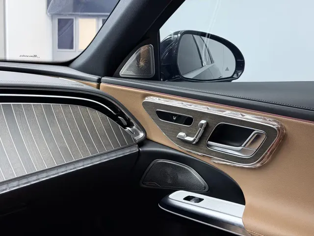 Mercedes-Benz E-Class — Фото автомобиля 27
