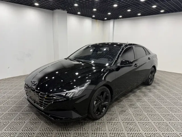 Hyundai Elantra — Фото автомобиля 3