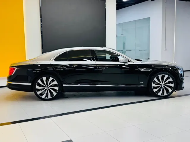 Bentley Flying Spur — Фото автомобиля 5