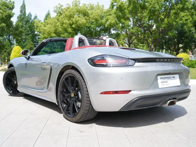 Porsche 718 — Фото автомобиля 17