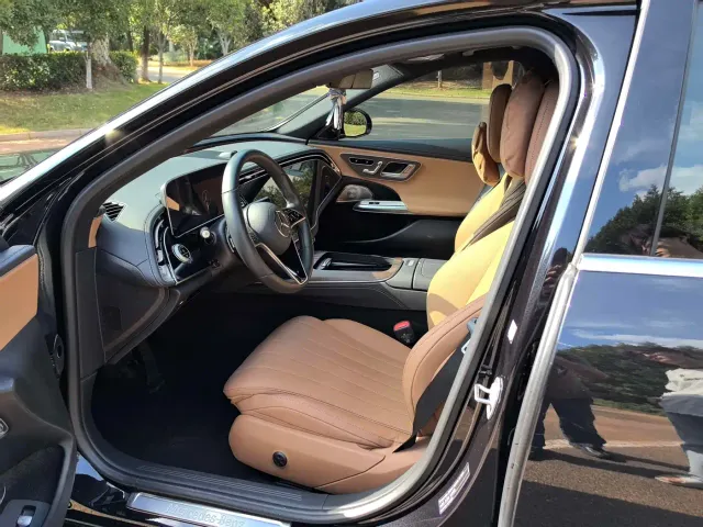 Mercedes-Benz E-Class — Фото автомобиля 4