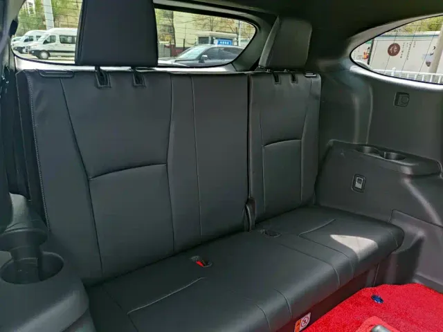 Toyota Crown Kluger — Фото автомобиля 18