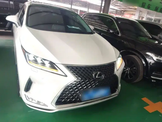Lexus RX — Фото автомобиля 2