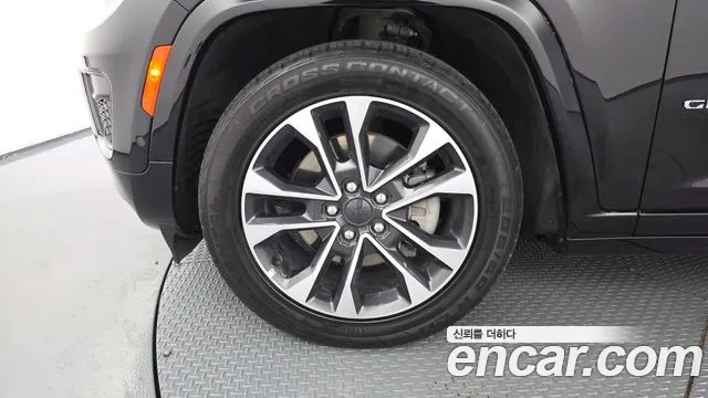 Jeep Cherokee Grand Cherokee(WL) 3.6 Overland — Фото автомобиля 4