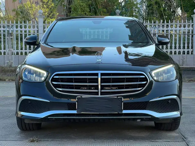 Mercedes-Benz E-Class — Фото автомобиля 2