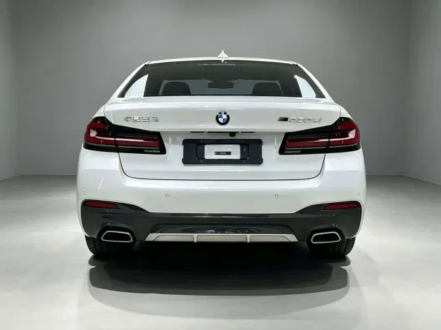 BMW 5 Series — Фото автомобиля 7