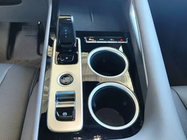 Geely Boyue — Фото автомобиля 13