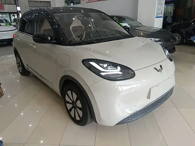 Wuling Bingo — Фото автомобиля 3