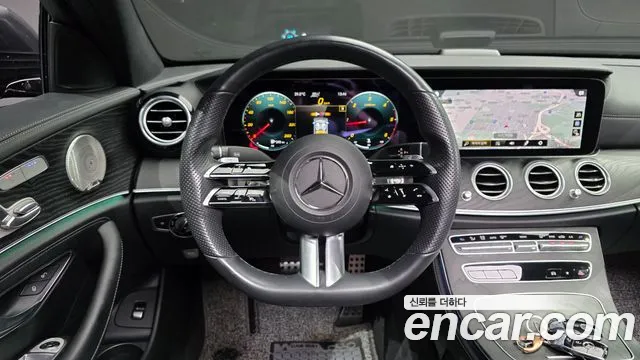 Mercedes-Benz E-Class — Фото автомобиля 13