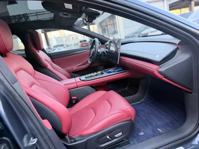 Xiaomi SU7 — Фото автомобиля 11
