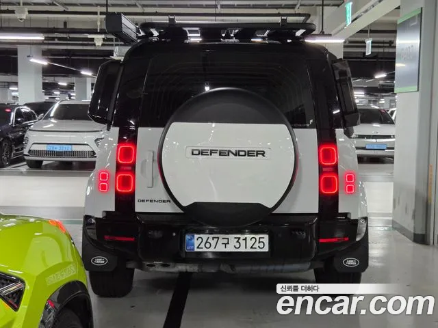 Land Rover Defender — Фото автомобиля 4