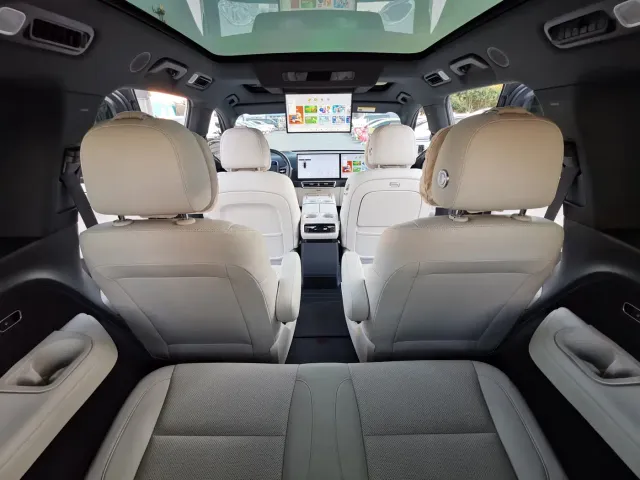 Li Auto L8 — Фото автомобиля 15