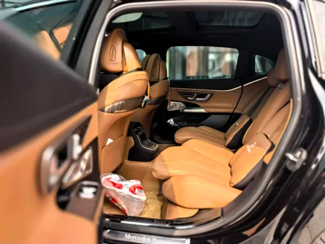 Mercedes-Benz E-Class — Фото автомобиля 10