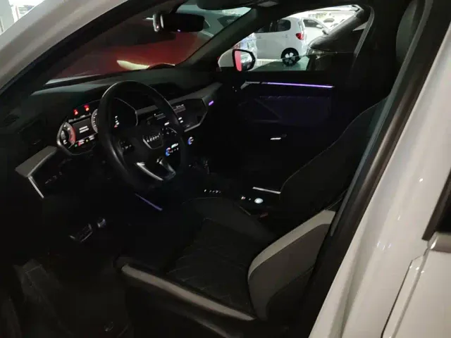 Audi Q3 — Фото автомобиля 14