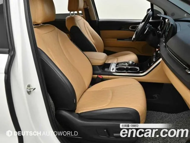 Kia Carnival Generation 4 — Фото автомобиля 10