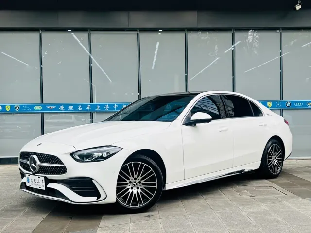 Фотография автомобиля — Mercedes-Benz C-Class