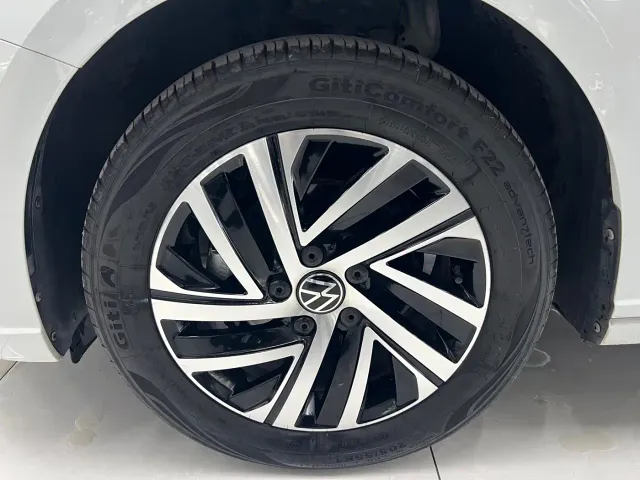 Volkswagen Lavida — Фото автомобиля 25