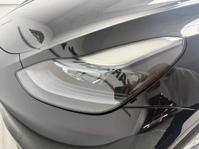 Tesla Model Y — Фото автомобиля 16
