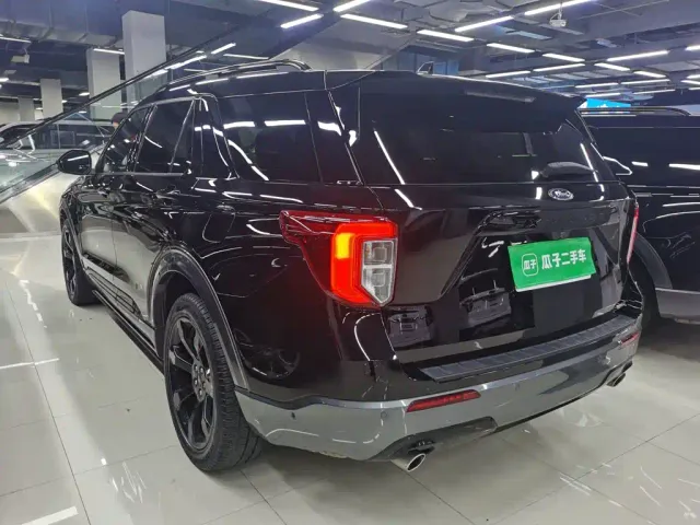 Ford Explorer — Фото автомобиля 6