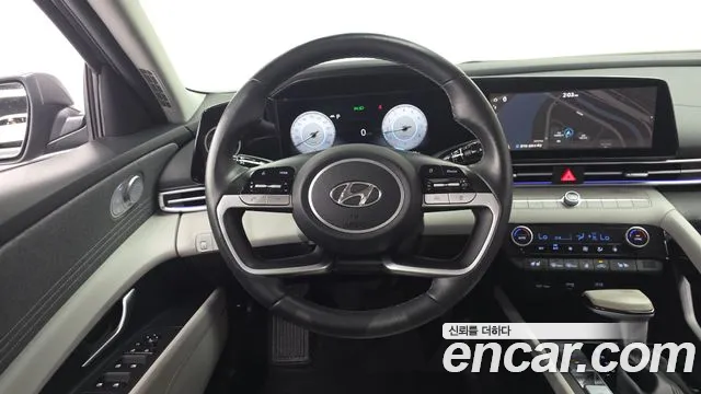 Hyundai AVANTE Avante (CN7) — Фото автомобиля 12