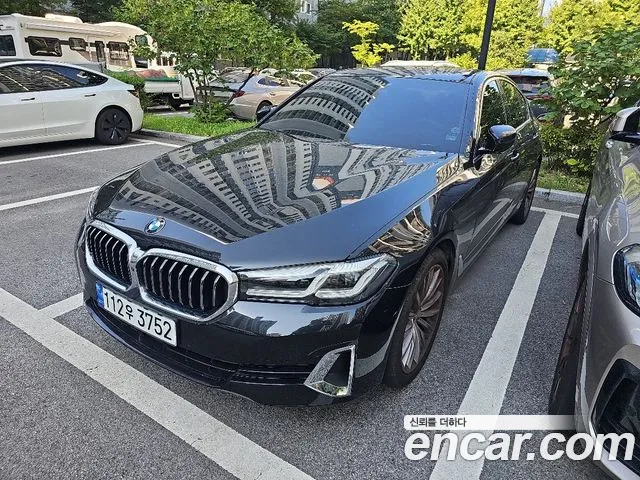 BMW 5-Series 5 серия (G30) 530i xDrive Luxury — Фото автомобиля 3