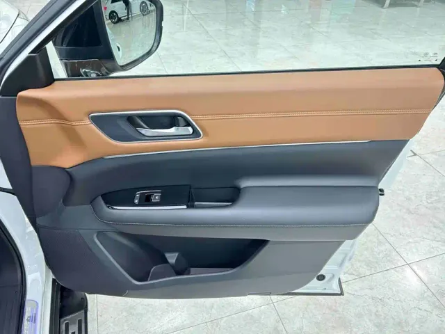 Nissan Terra — Фото автомобиля 17