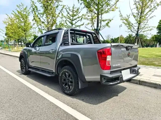 Nissan Navara — Фото автомобиля 7