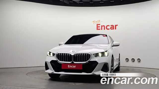 BMW 5-Series 5 серия (G60) 530i xDrive M Sport — Фото автомобиля 3