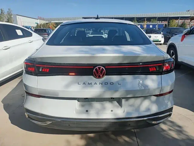 Volkswagen Lamando — Фото автомобиля 5