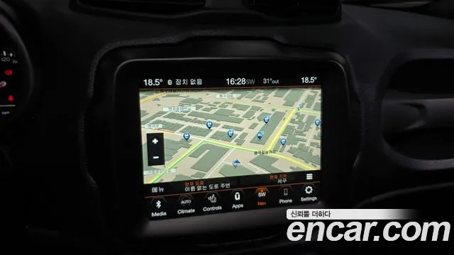 Jeep Renegade — Фото автомобиля 14