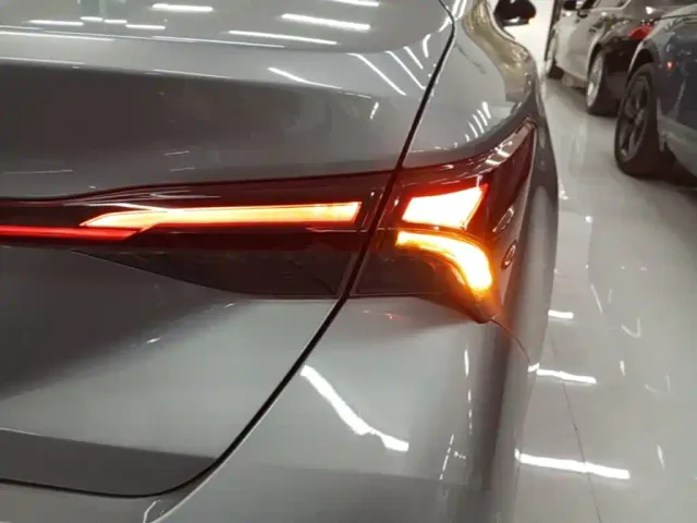 Toyota Avalon — Фото автомобиля 7