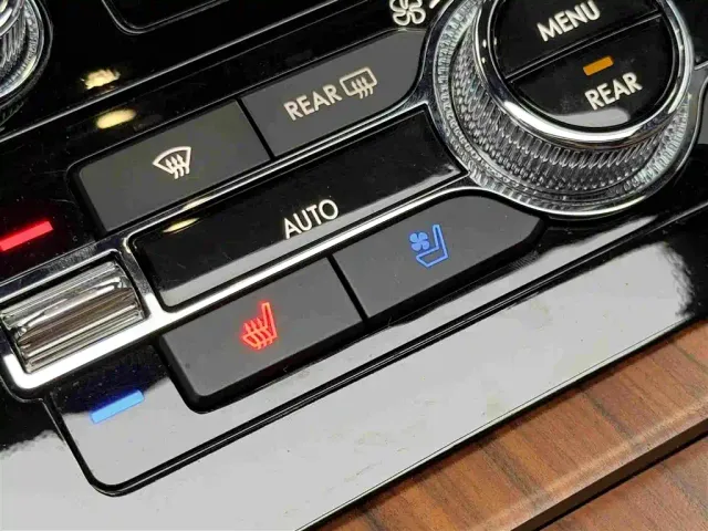 Lincoln Navigator — Фото автомобиля 17
