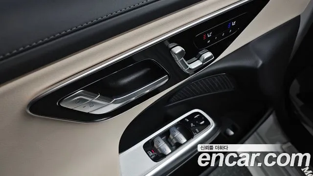 Mercedes-Benz E-Class — Фото автомобиля 17
