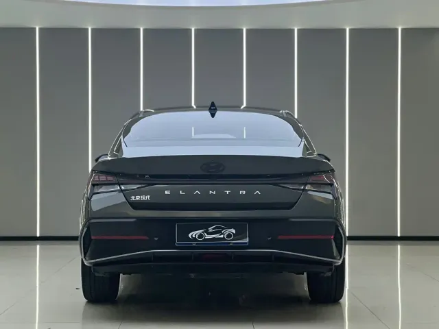 Hyundai Elantra — Фото автомобиля 17