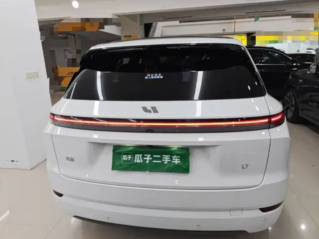 Li Auto L7 — Фото автомобиля 5