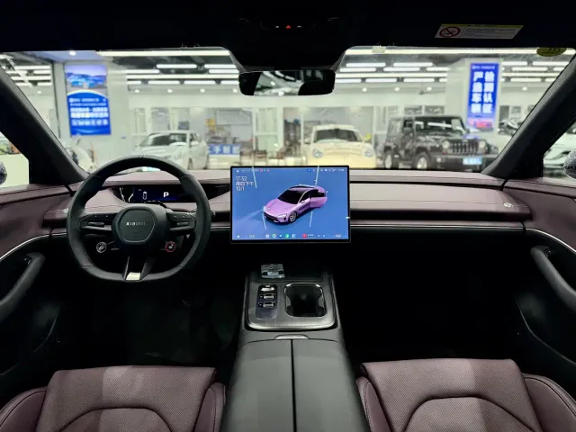 Xiaomi SU7 — Фото автомобиля 11