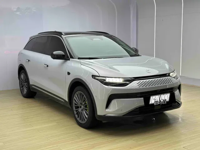 Leapmotor C11 — Фото автомобиля 3