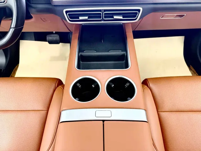 Li Auto L7 — Фото автомобиля 16