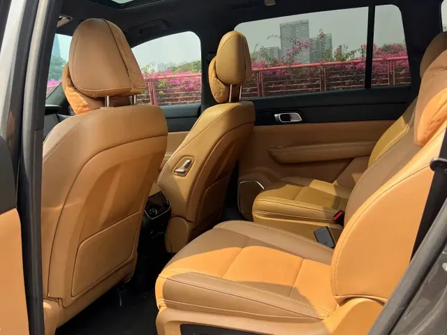 Li Auto ONE — Фото автомобиля 9