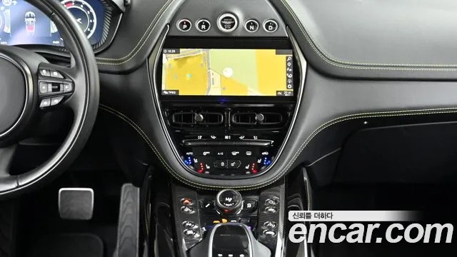 Aston Martin DBX — Фото автомобиля 14