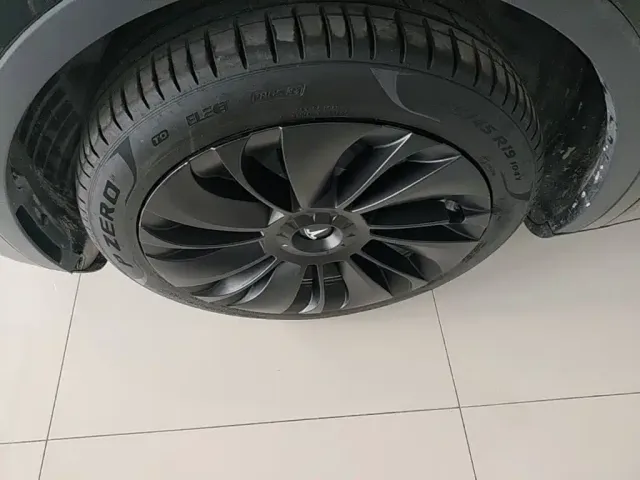 Tesla Model Y 2022 Facelift Rear-Wheel Drive Version — Фото автомобиля 22