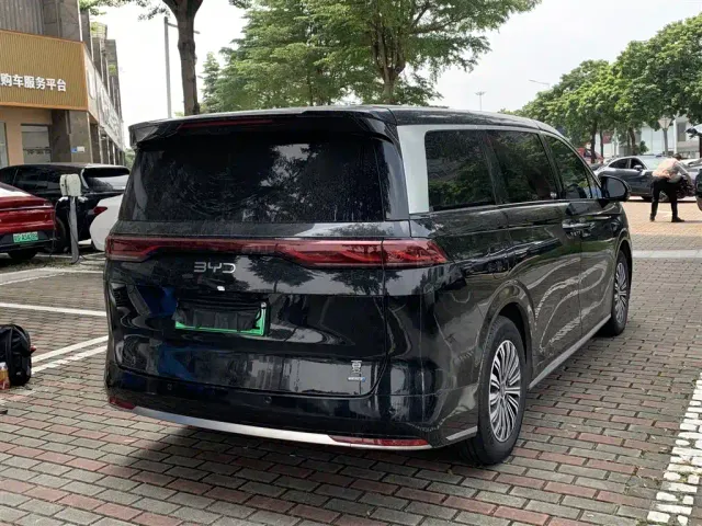 BYD Xia — Фото автомобиля 8