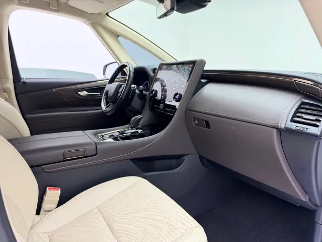 Toyota Vellfire — Фото автомобиля 13